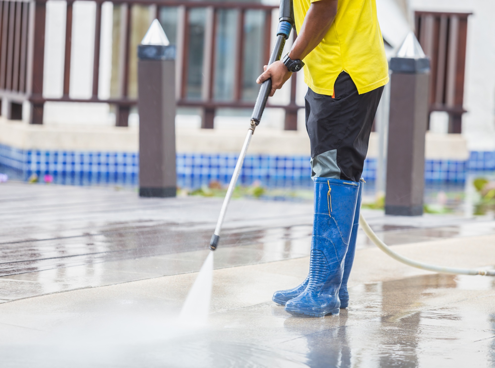 Outdoor floor cleaning with high pressure water jet
